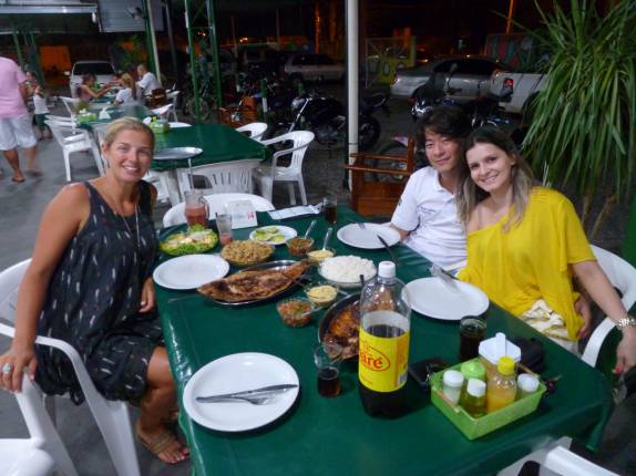 Jantando com o Ricardo e a Carol, em Boa Vista, capital de Roraima